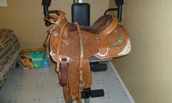 Custom made Show Saddle FQHB (Stallion Tack Intl) with matching bridle & breast plate lots of silver only used for 2 shows always stored inside