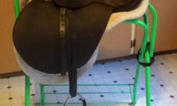 150$FIRM . derby original. 16" seat . All purpose close contact. Comes with leathers, top of the line stirrups, and a white saddle pad. Beautiful show saddle
This ad was posted with the Kijiji Classifieds app.