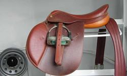 Used, 1 year old HDR Advantage (small) 17 inch Close Contact Saddle
Colour: Chestnut
Wear marks from girth and stirrup leathers (leg covers). Billets are still in good condition
Included:
Matching 52 inch Girth
Matching Troy no stretch (nylon backed)