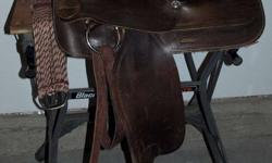 15 1/2" Lightweight Western Saddle
Bridle and Reins included
Easy to lift - lightweight
Good Condition